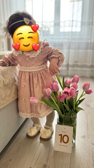 Святкова сукня на дівчинку