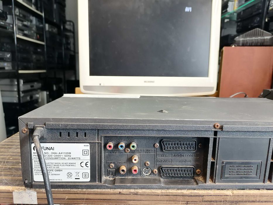 Magnetowid VHS/DVD Funai D8A-A4110DB HI-FI Stereo