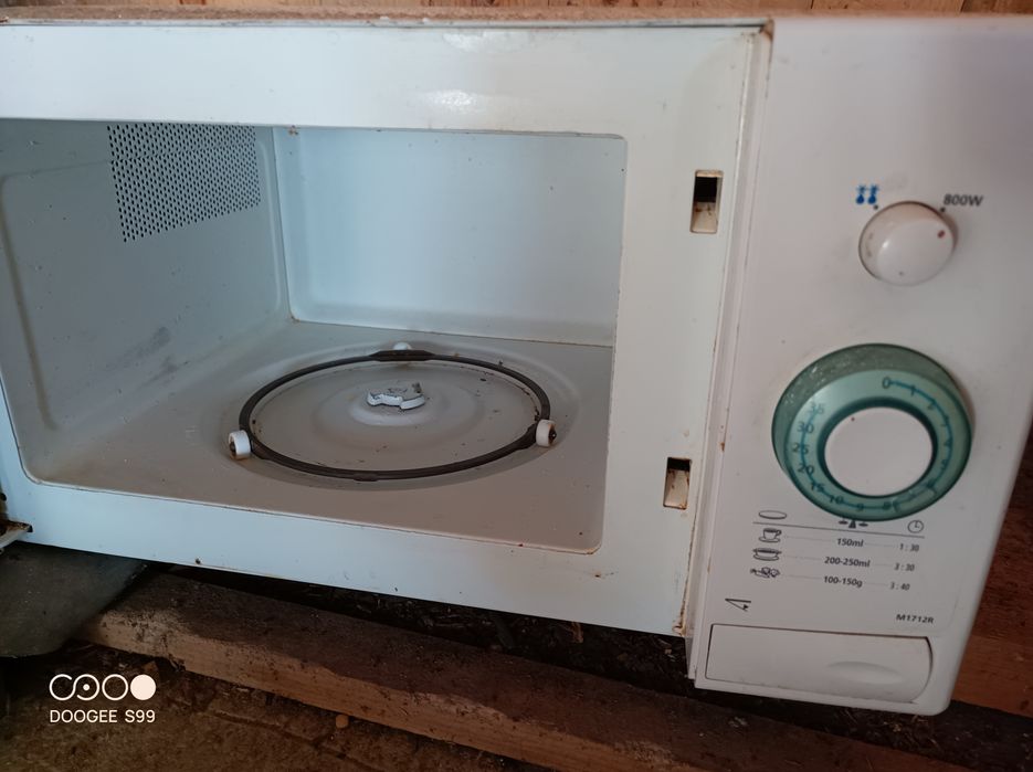 Мікрохвильова піч Samsung