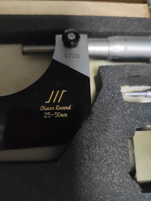 Na Lewara Mikrometr czujnikowy Chuan Brand 25-50mm