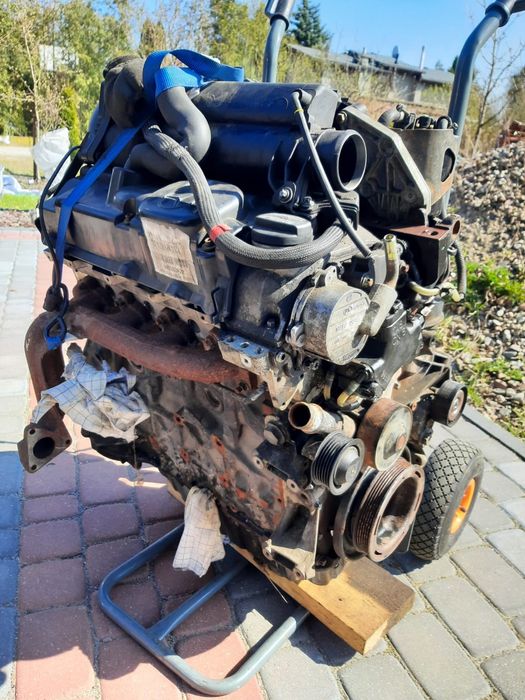 Silnik wraz z osprzętem, skrzynia biegów, maglownica, pompa wspomagania do Mercedes Vito 2002 silnik 2.2 cdi