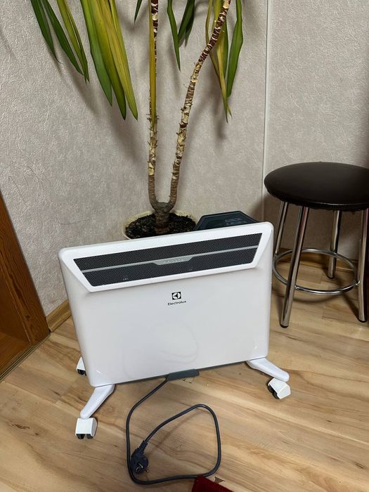Конвектор Electrolux