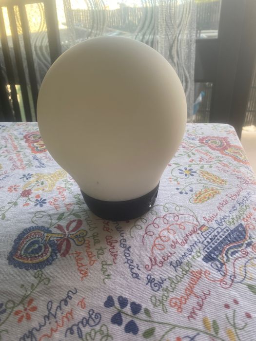 Coluna e lampada RGB