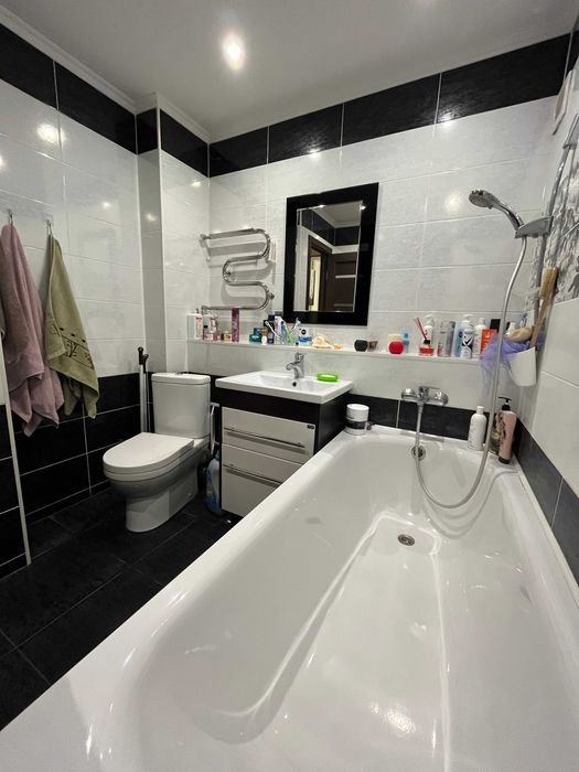 Продається простора 3-на квартира з ремонтом 62м2, р-н Соборності LD