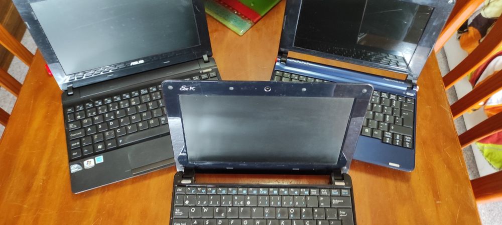 Computadores e leitor CD portatil