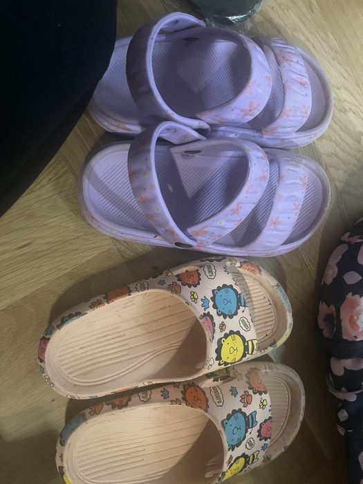 2 pary sandalkow stan przecietny rozmiar 30