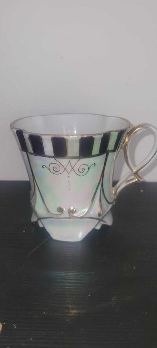 Chávena Antiga em Porcelana Madrepérola - Pintada à Mão (Handmalerei)
