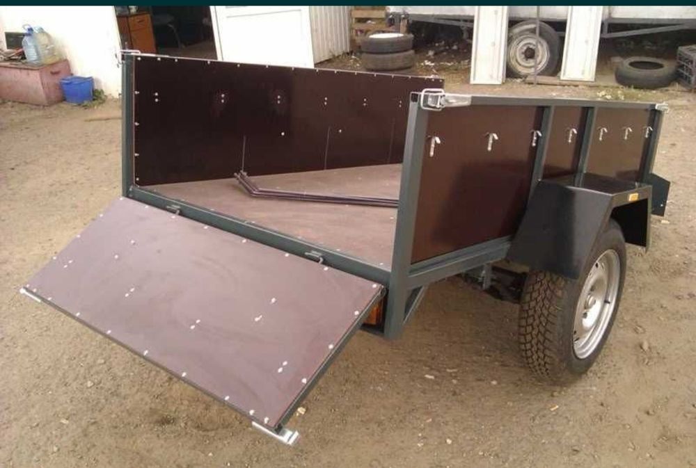 Прицеп легковой 2.20м /1.31м Хамер Люкс бакелитовый причіп