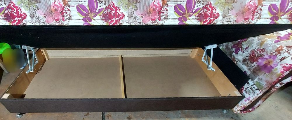 Продам два,  диван-кресло-кровать. Доставка