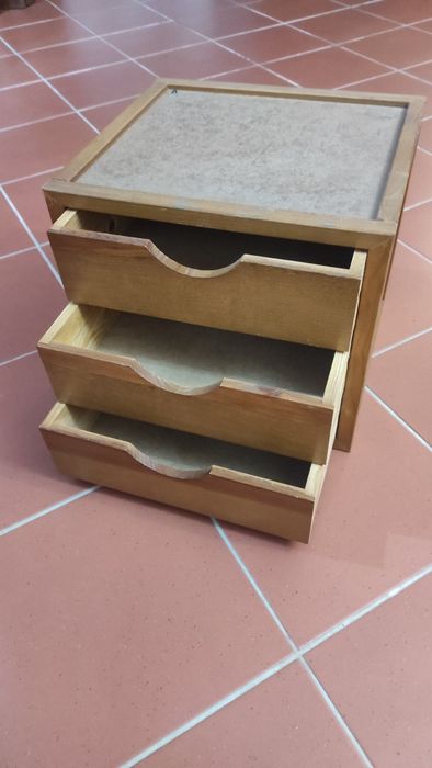 Móvel arrumação pequeno gavetas