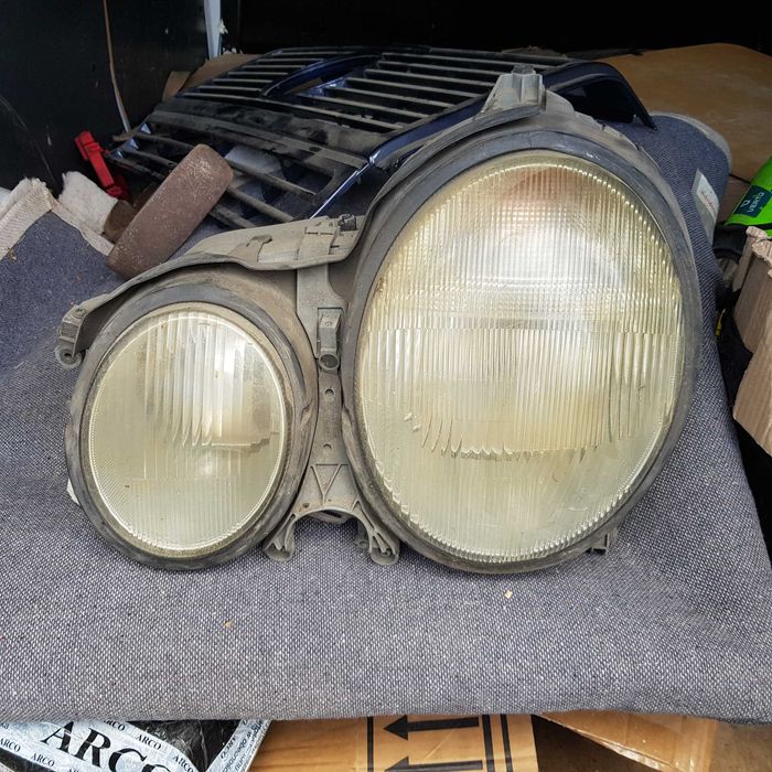 lampa przód Mercedes E klasa W210