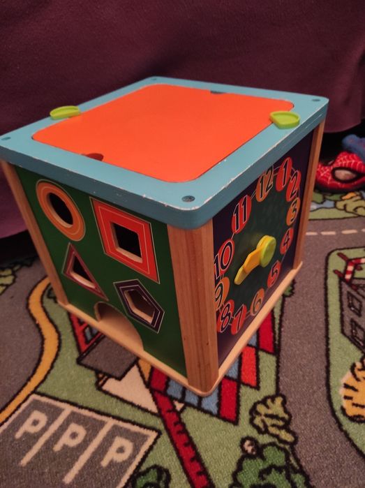 Cubo  de  madeira