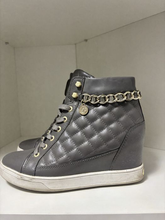 Guess botki na koturnie roz. 38