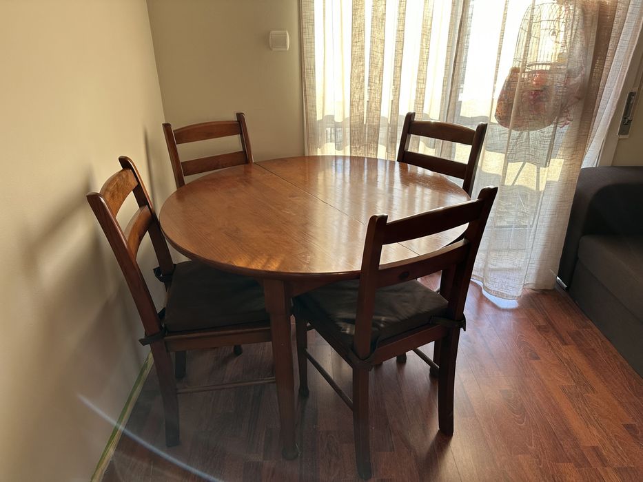 Móvel Sala + Meça c/ 4 cadeiras