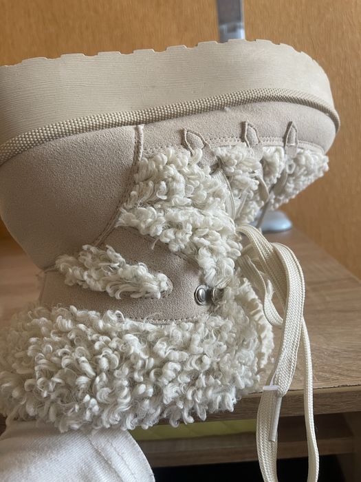 Угі на дівчинку 36 р