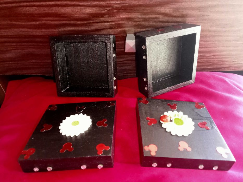 2 caixas de jóias,feitas por min,Novas,5 euros as duas!! De madeira