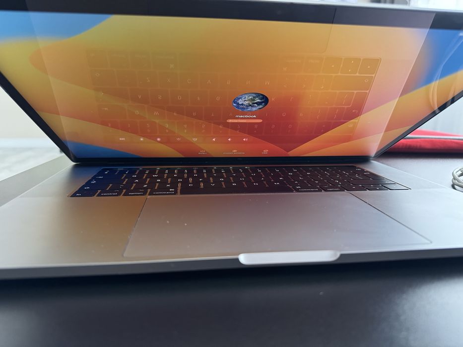 MacBook Pro 15 2017 i7/16GB/512GB uszkodzony LCD