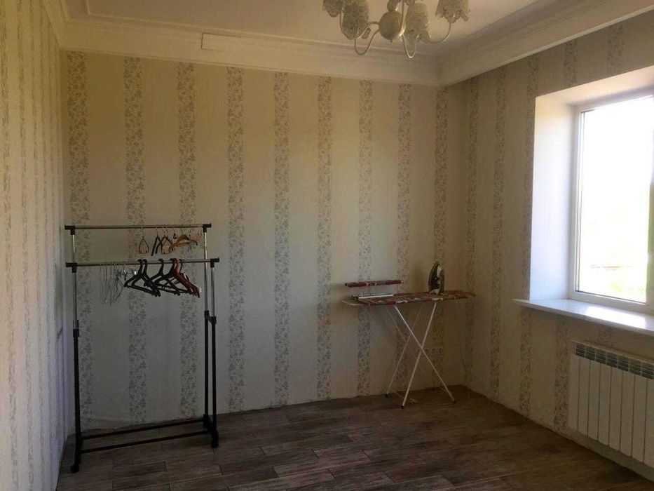 Купуйте будинок біля київського моря з бомбосховищем