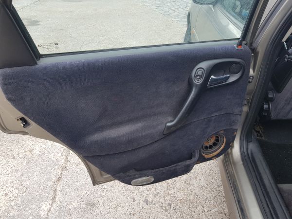 Para Peças Opel Vectra B Combi (J96)