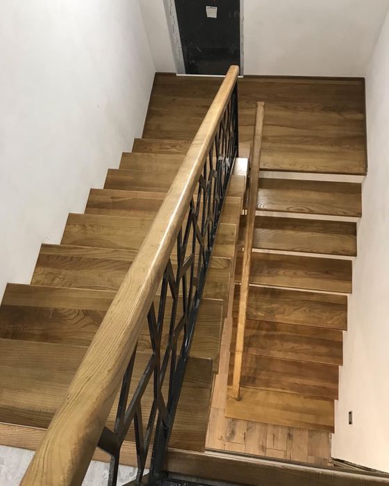 Виготовлення деревʼяних сходів на замовлення – якісно, швидко, надійно