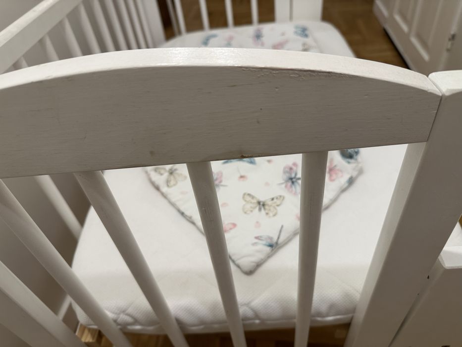 Drewniane łóżeczko dostawka z materacem