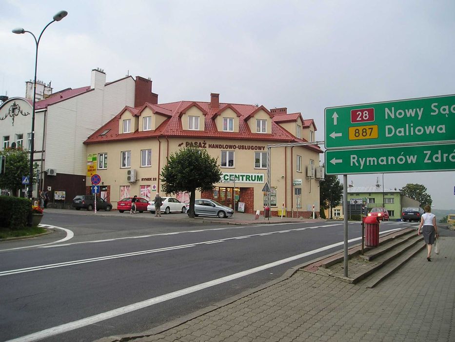 Wynajmę lokal handlowy RYMANÓW Rynek 22