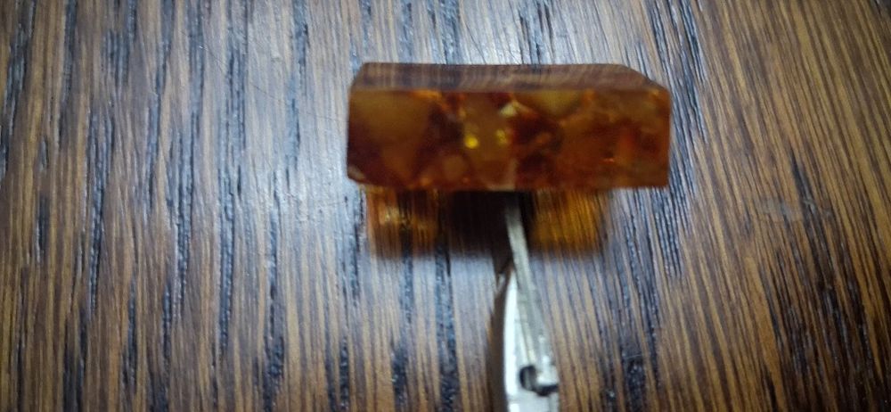 Spinki do mankietów koszuli z bursztynu