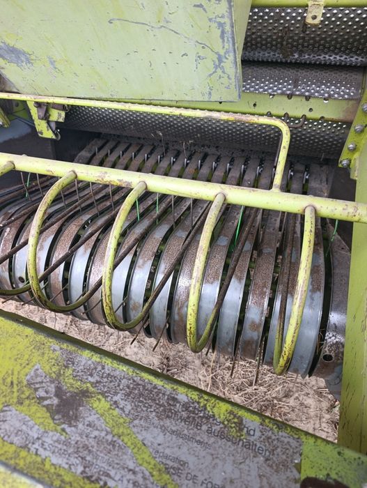 Прес-підбирачі рулонні Claas Rollant 44