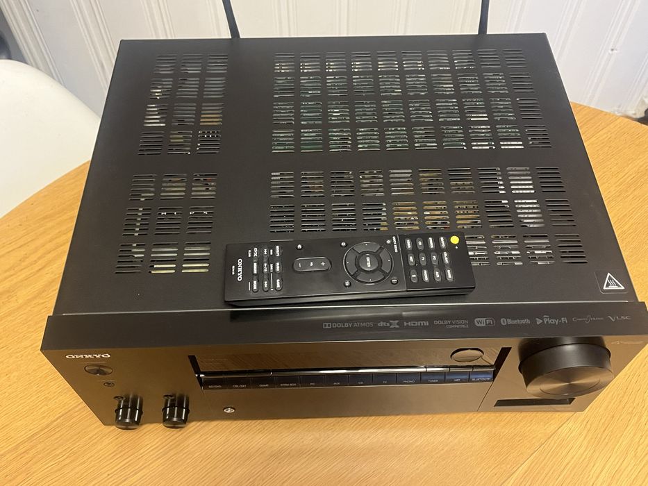Amplitiuner Onkyo tx-nr676e