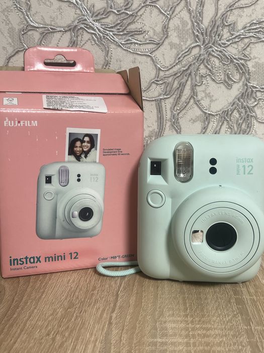Фотоапарат Instax Mini 12