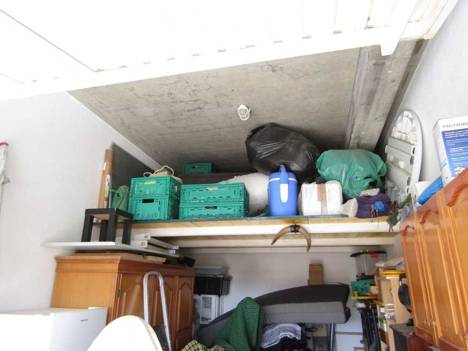 Garagem em muito bom estado e local priveligiado