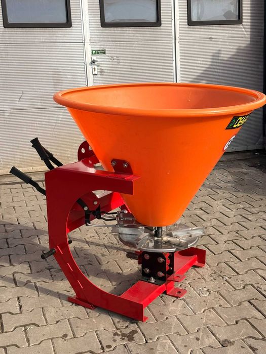 Rozsiewacz lejek różne pojemności przystawka sadownicza hydraulika
