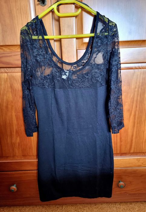 Vestido preto justo e com renda H&M, tamanho 34