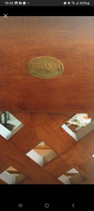 2 cadeirões de madeira