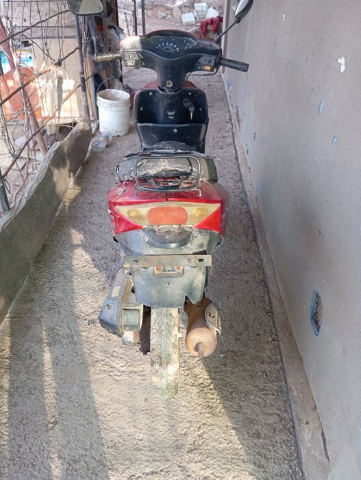 Продам скутер YIBEN