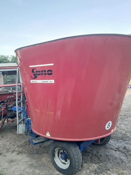 Wóz paszowy paszowóz Sano 9 m3