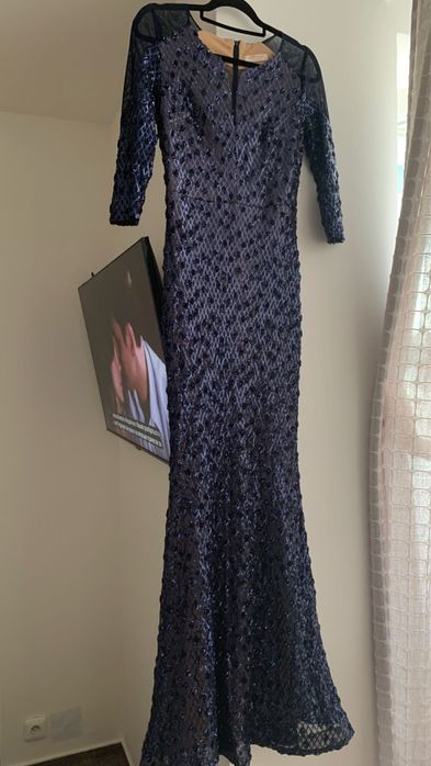 Вечірня сукня з паєтками