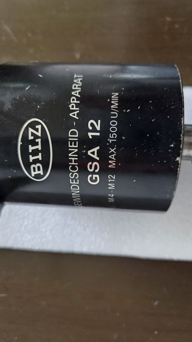 Sistema de atarrachar roscas