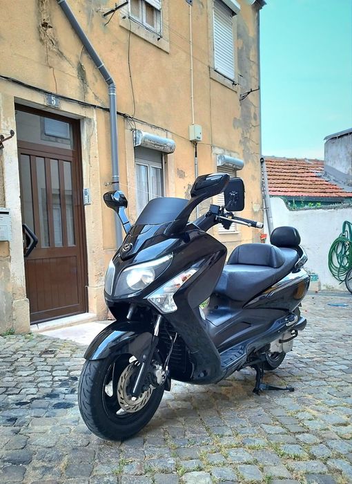 Vendo Sym GTS EVO 125 ( como nova )