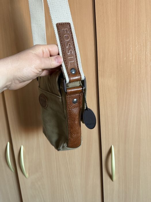 Fossil через плечо