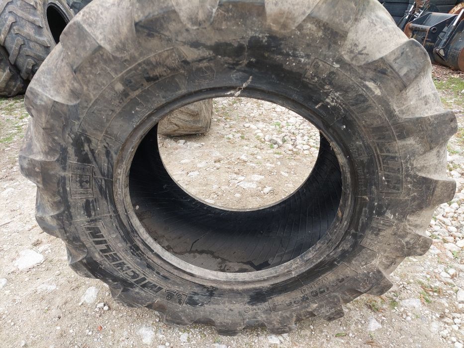 Opony Michelin 460/70 R24 do ładowarki teleskopowej