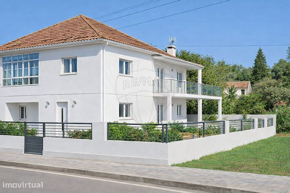 Moradia T4 para venda