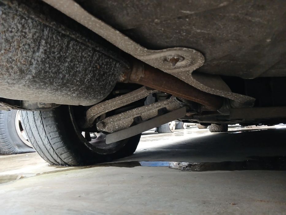 Braço de suspensão trás esquerdo LANCIA Thesis (841_)