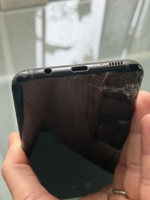 Мобільний телефон Samsung Galaxy S8+ G955F на запчастини або відновлення.