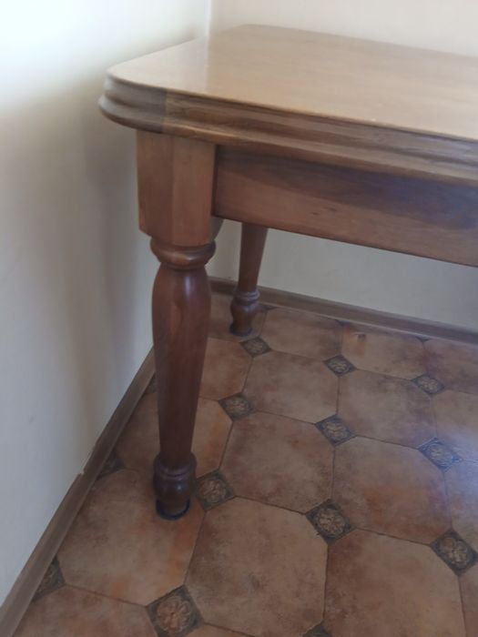 Sprzedam stół gratis krzesła