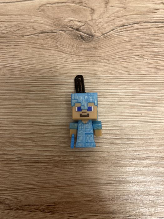 Minecraft figurka kinder joy