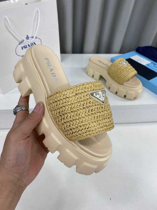 Buty, sandaly klapki, skora 080204