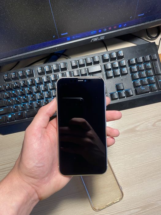 Айфон 11 iPhone 11 128гб чудовий стан
