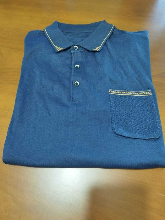 Polo azul escuro, com 56 cms cava