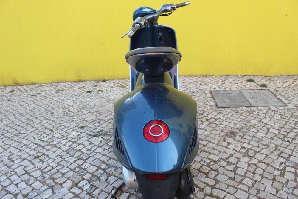 Vespa 946 Belíssima